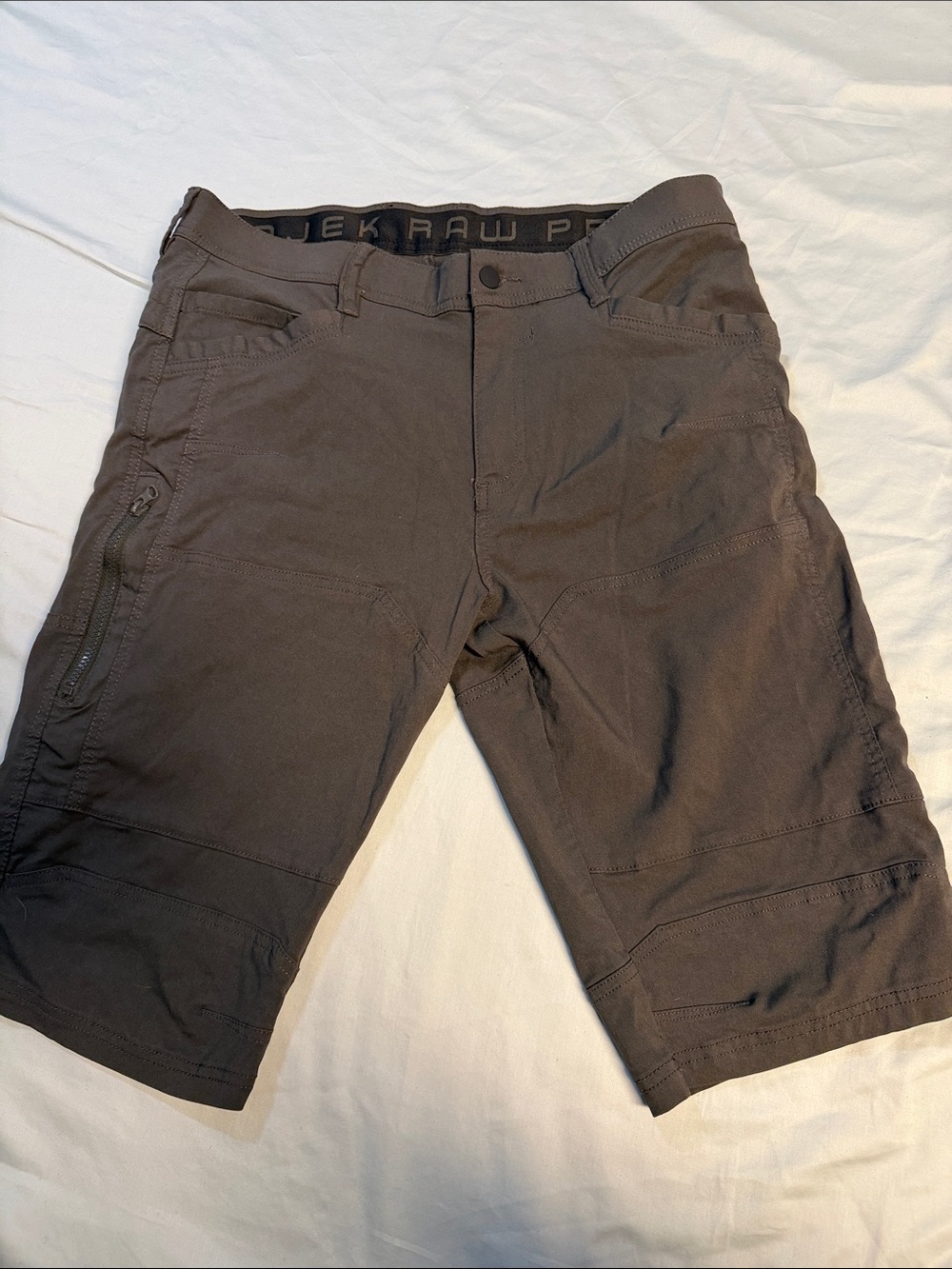 G-Star Men’s Dark Brown Cargo Shorts with Zip Pocket